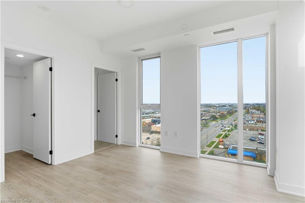 1017-2782 Barton Street E Property Photo 9