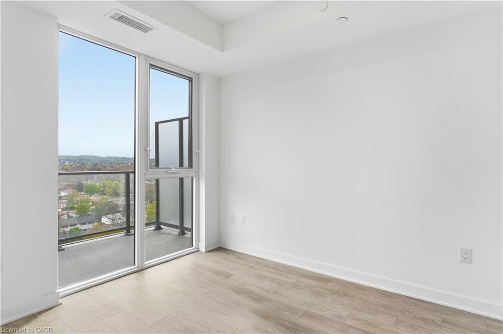 1017-2782 Barton Street E Property Photo 11