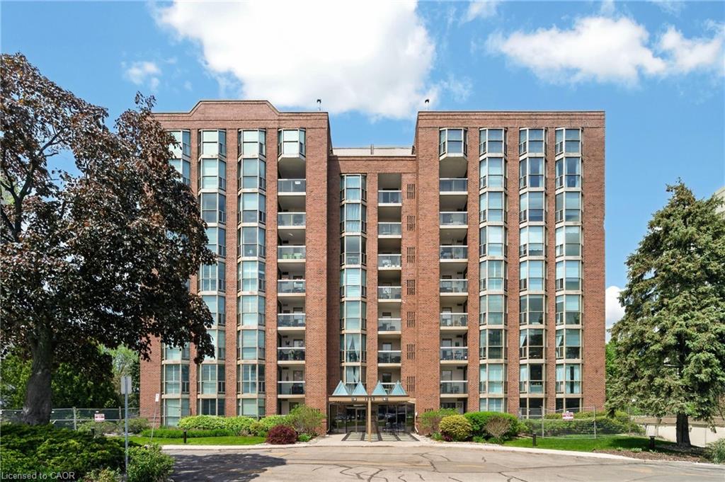 510-1225 North Shore Boulevard E Property Photo 1