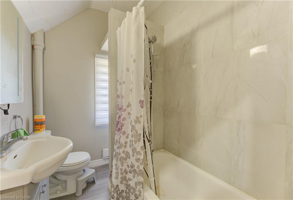 138 Courtland Avenue E Property Photo 17