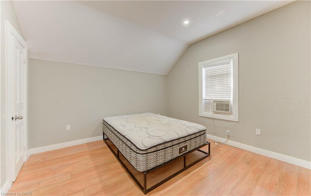 138 Courtland Avenue E Property Photo 19