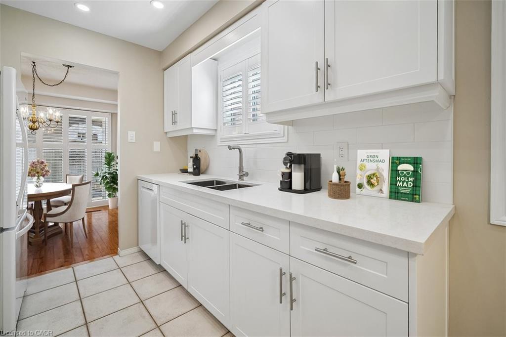30-5255 Lakeshore Road Property Photo 10