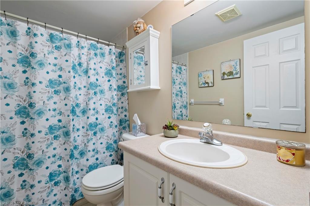 45-2737 King Street E Property Photo 15