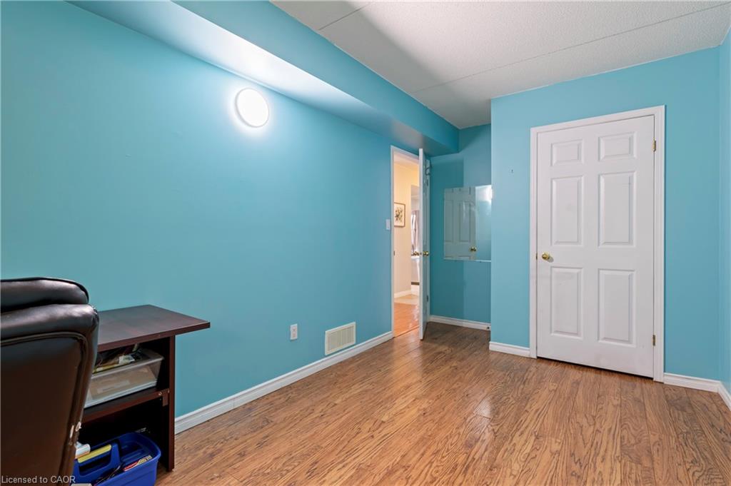 45-2737 King Street E Property Photo 24