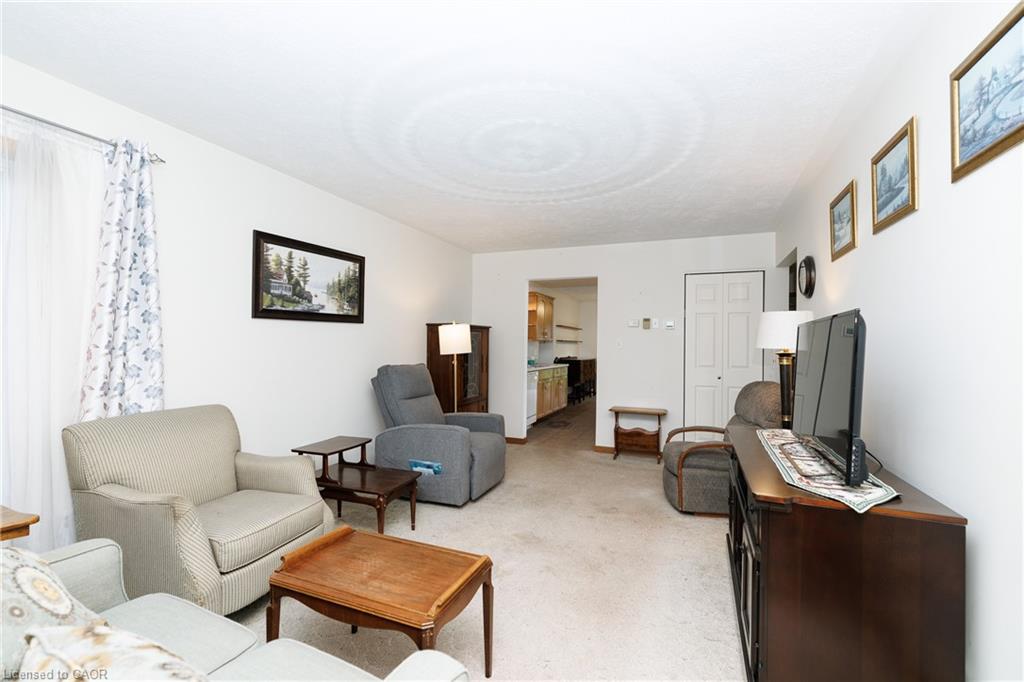 424 John Street Property Photo 5