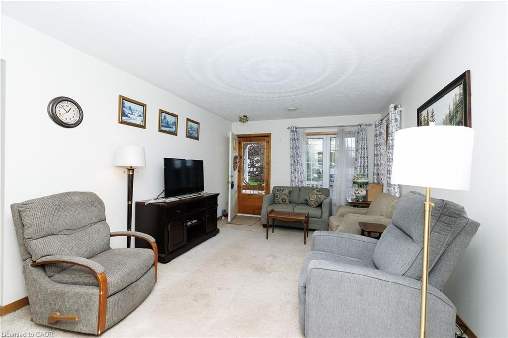 424 John Street Property Photo 6