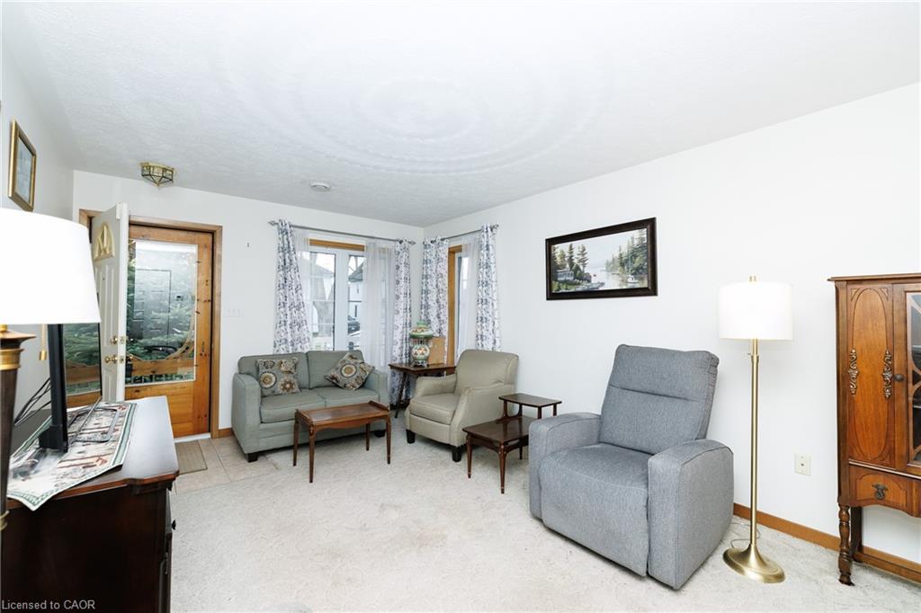 424 John Street Property Photo 8