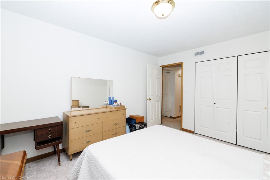 424 John Street Property Photo 19