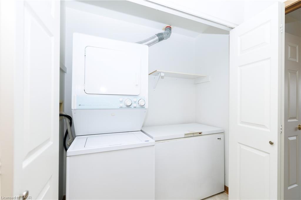 424 John Street Property Photo 20