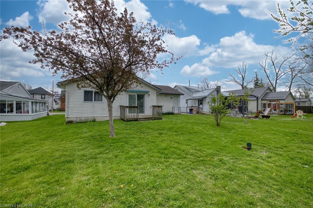 424 John Street Property Photo 23