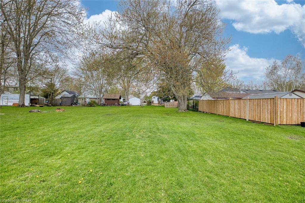 424 John Street Property Photo 24
