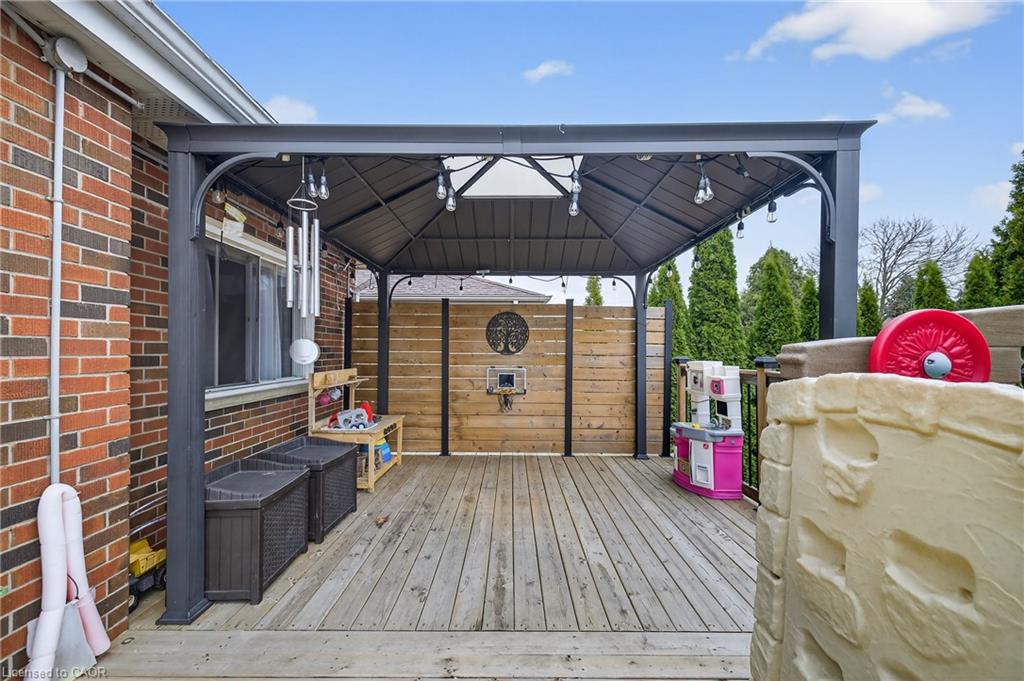 73 Avondale Street Property Photo 31