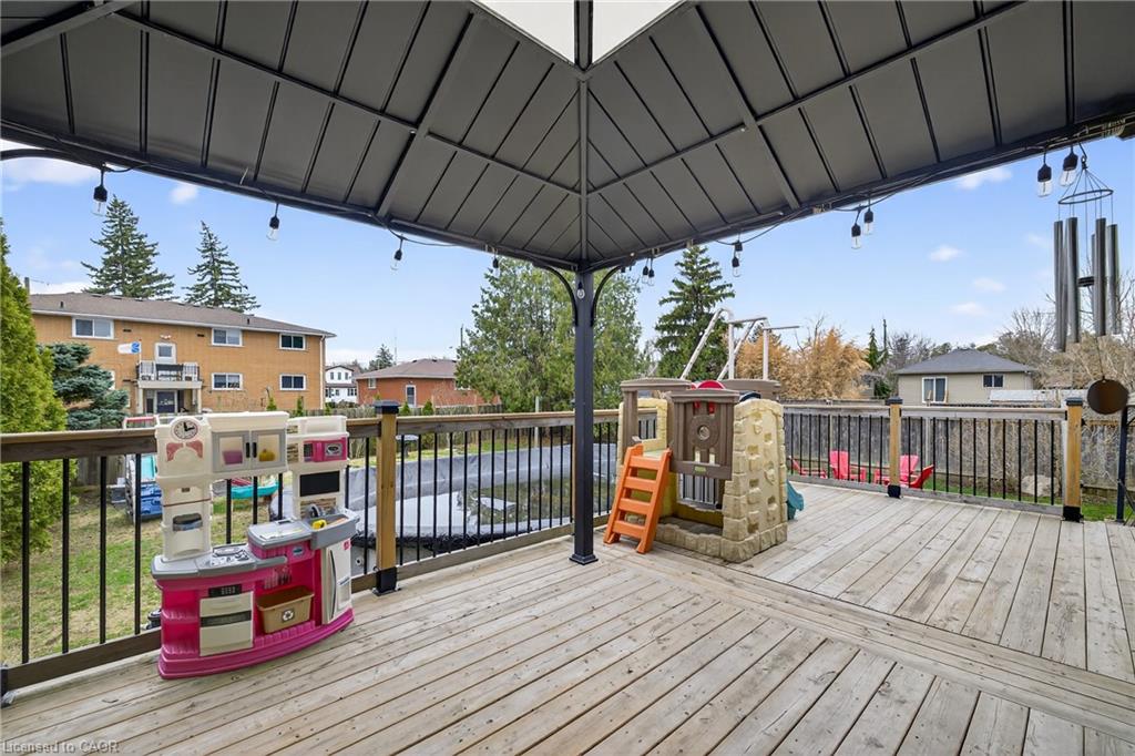 73 Avondale Street Property Photo 32