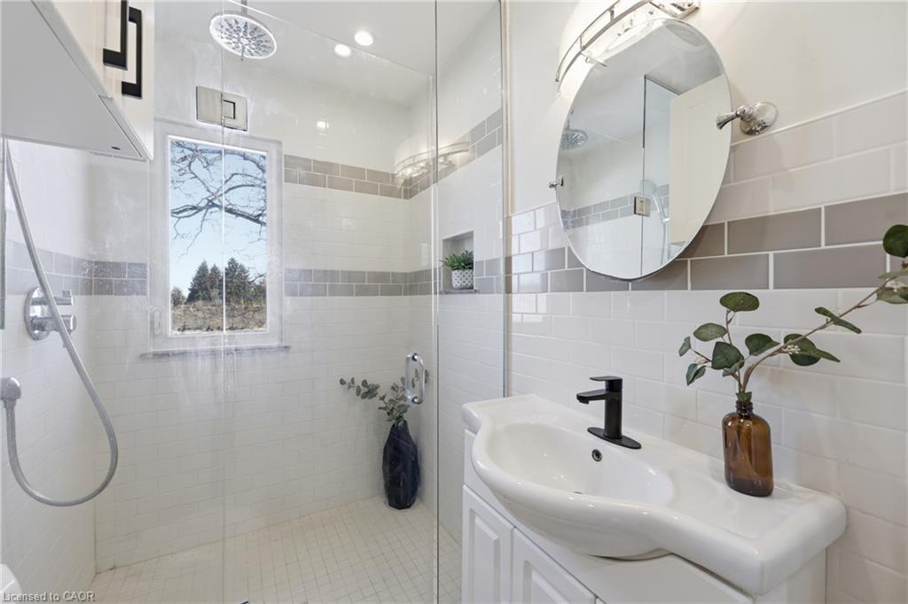 74 Freelton Road Property Photo 18