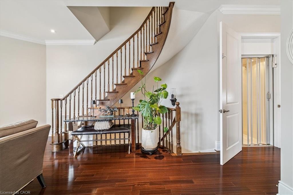 3-120 Bronte Road Property Photo 8
