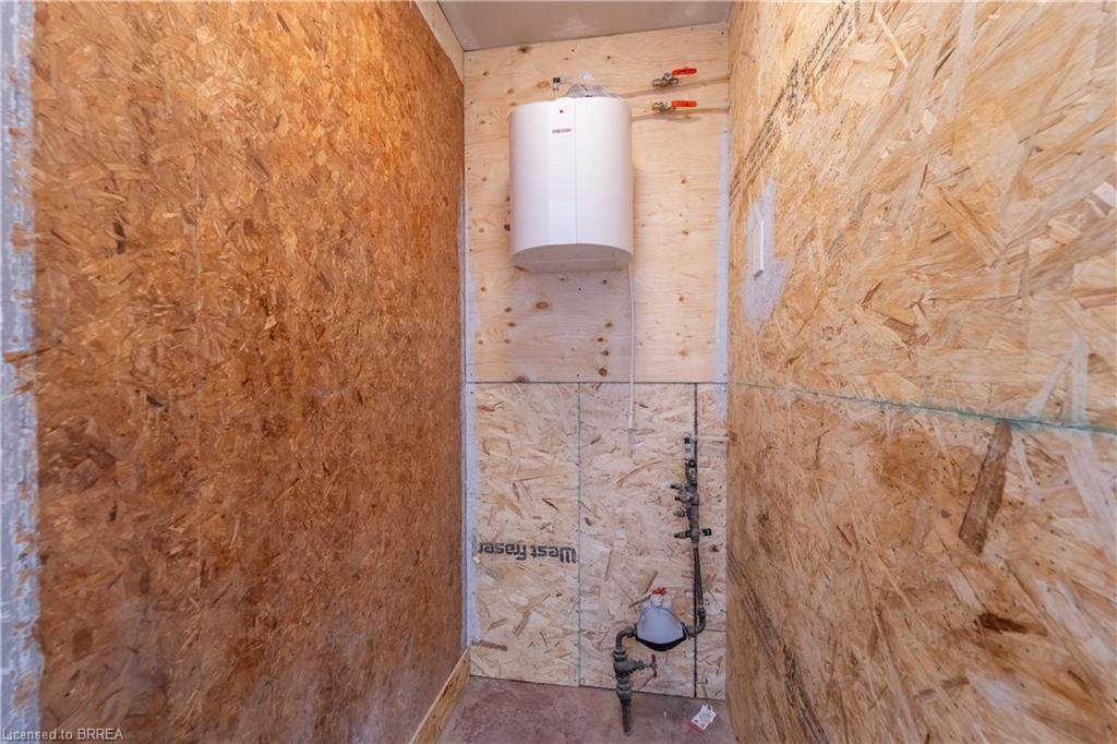 568 West Street Property Photo 14