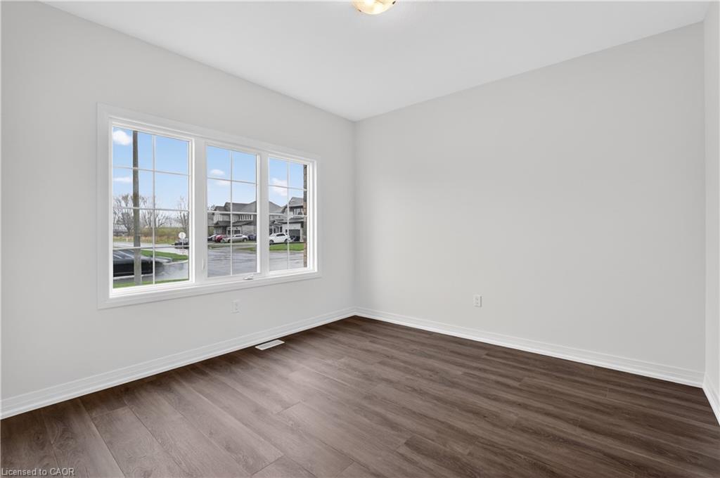 1034 Kraft Road N Property Photo 5