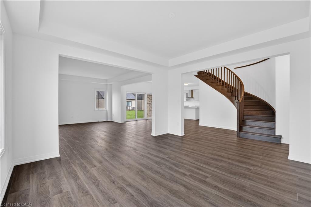 1034 Kraft Road N Property Photo 9