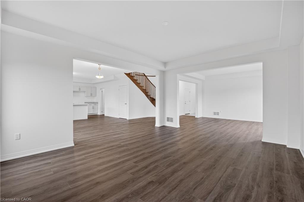 1034 Kraft Road N Property Photo 11