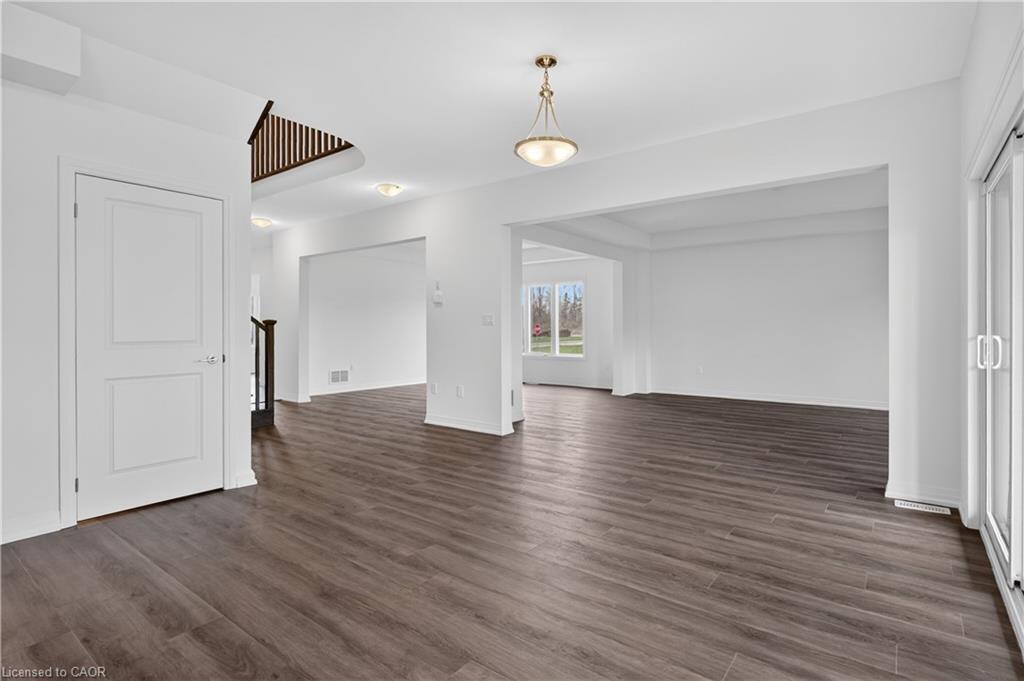 1034 Kraft Road N Property Photo 15