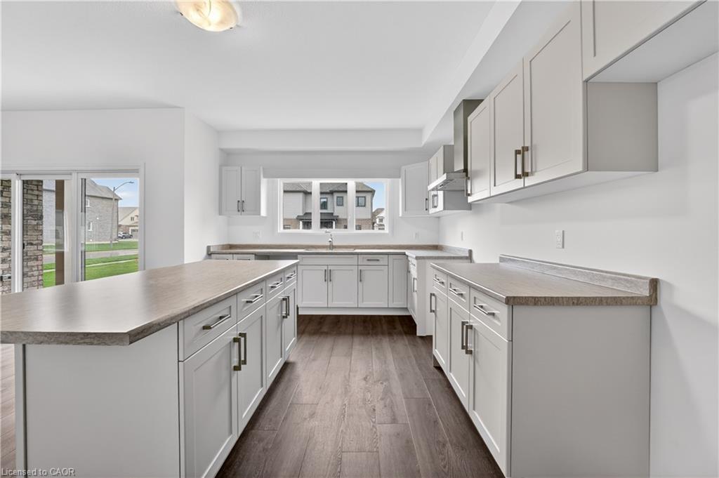 1034 Kraft Road N Property Photo 17