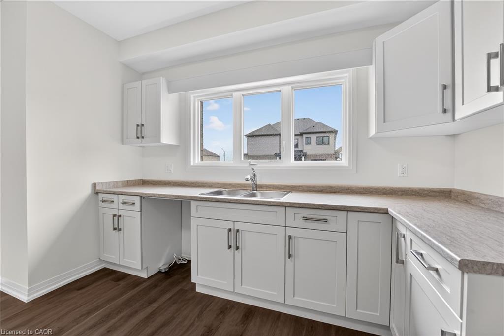 1034 Kraft Road N Property Photo 18