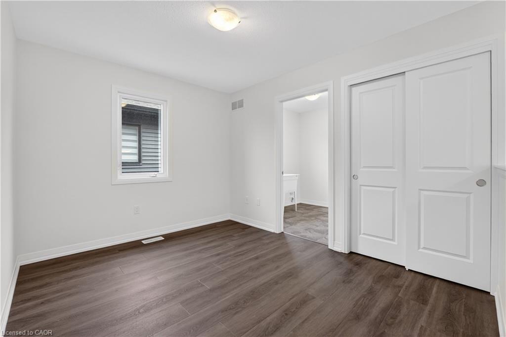 1034 Kraft Road N Property Photo 21