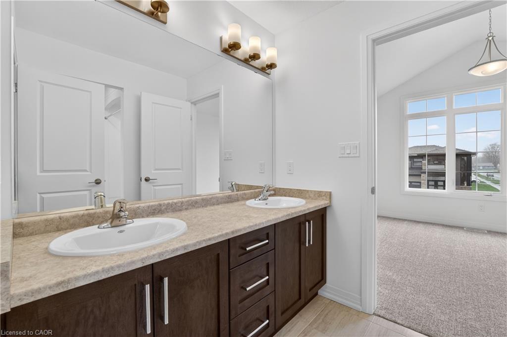 1034 Kraft Road N Property Photo 33
