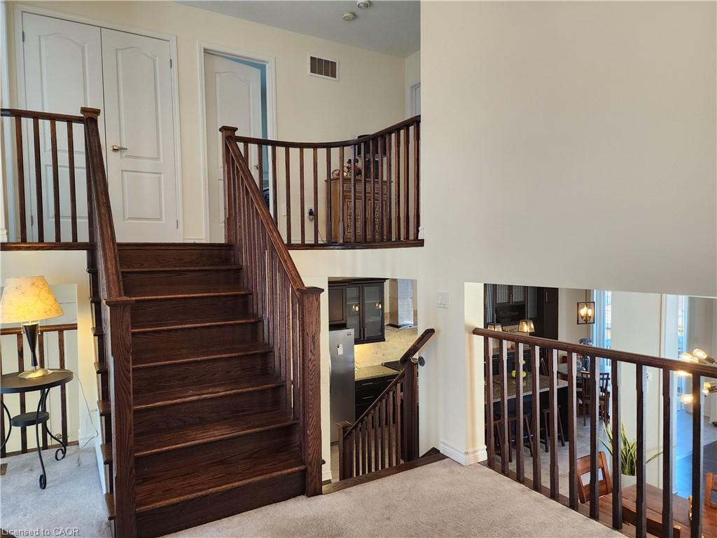 259 Grovehill Crescent Property Photo 6