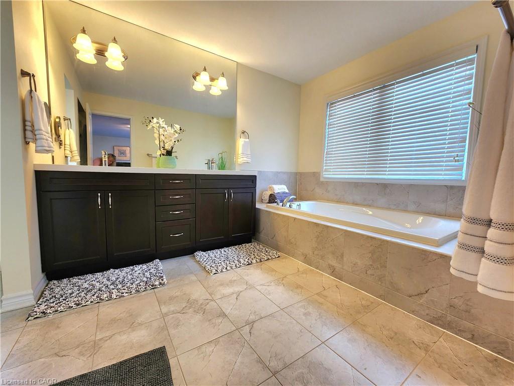 259 Grovehill Crescent Property Photo 23