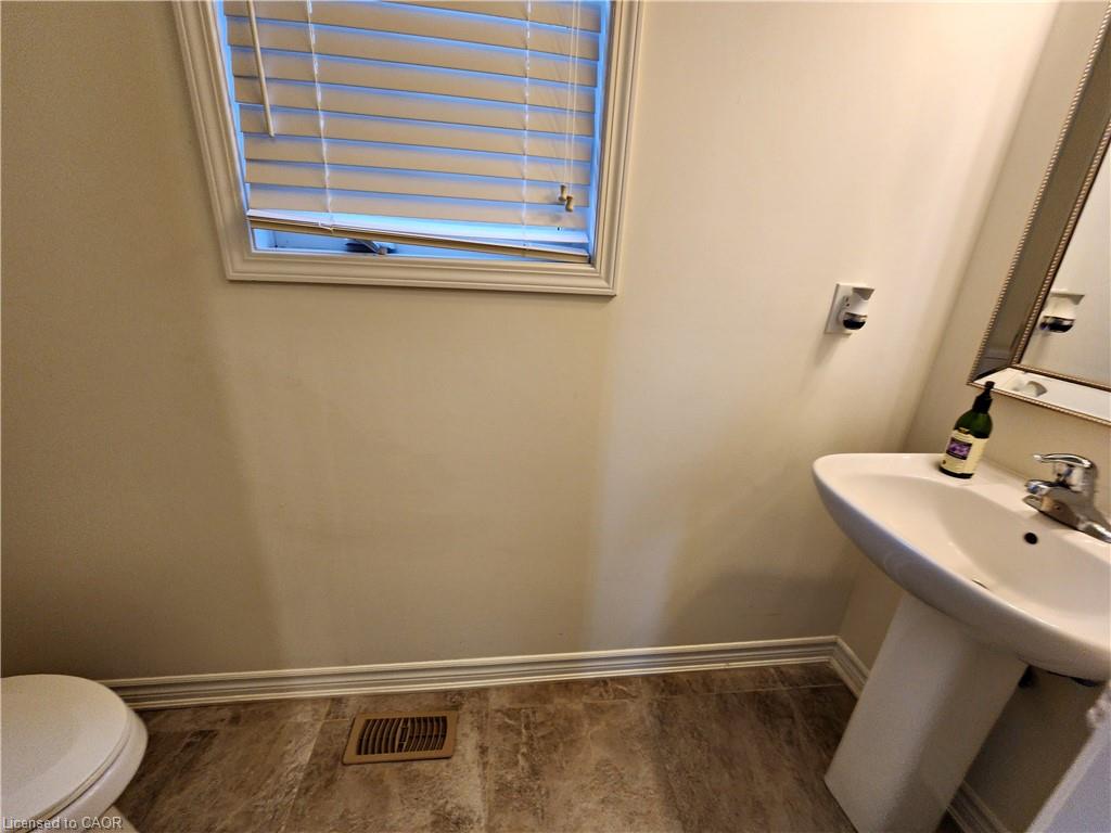 259 Grovehill Crescent Property Photo 28