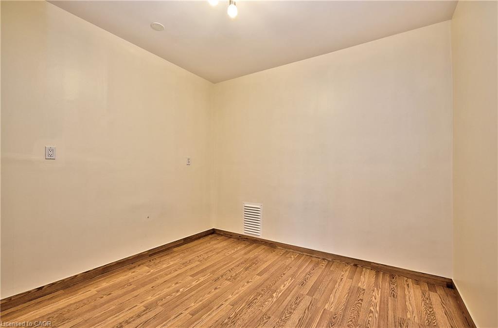 1476 Barton Street E Property Photo 9