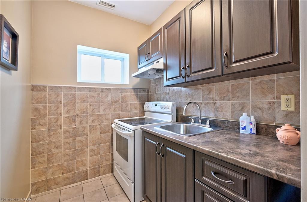 1476 Barton Street E Property Photo 11