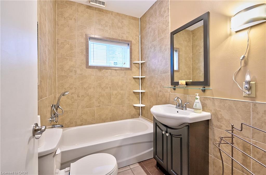 1476 Barton Street E Property Photo 12