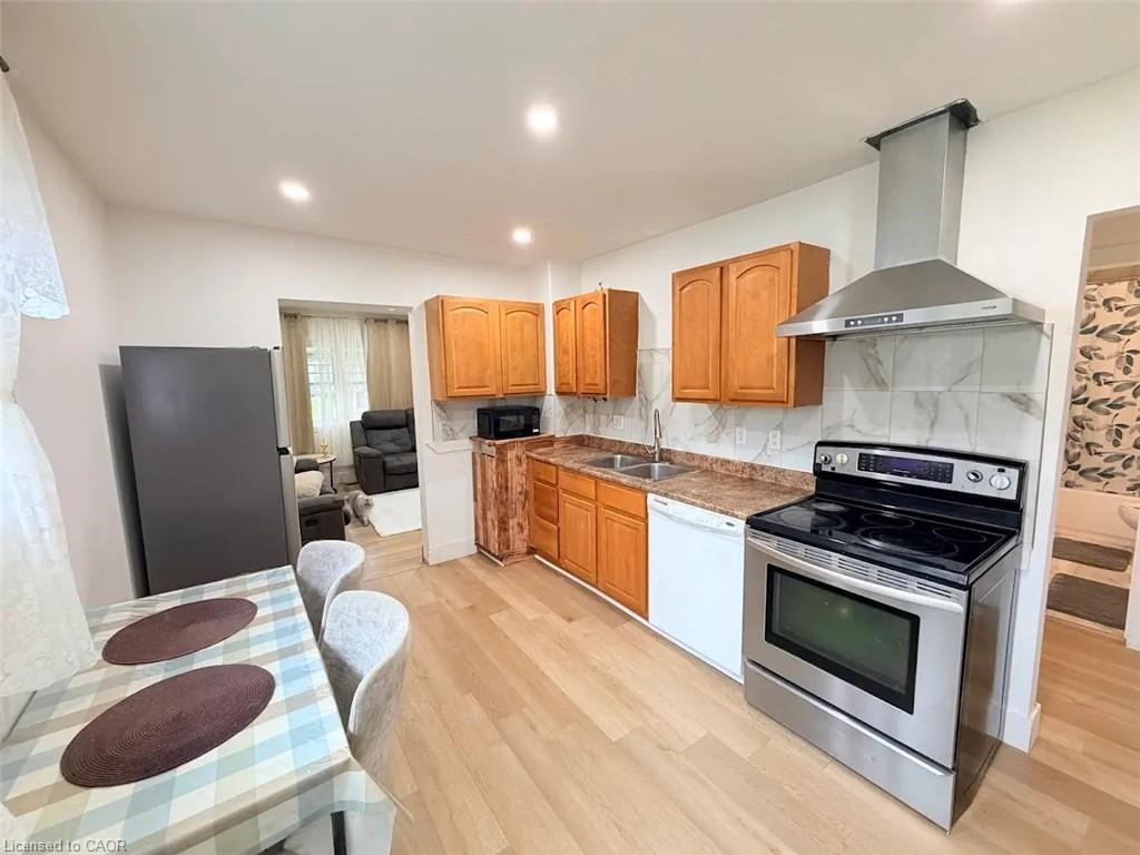 190 Helena Avenue Property Photo 4