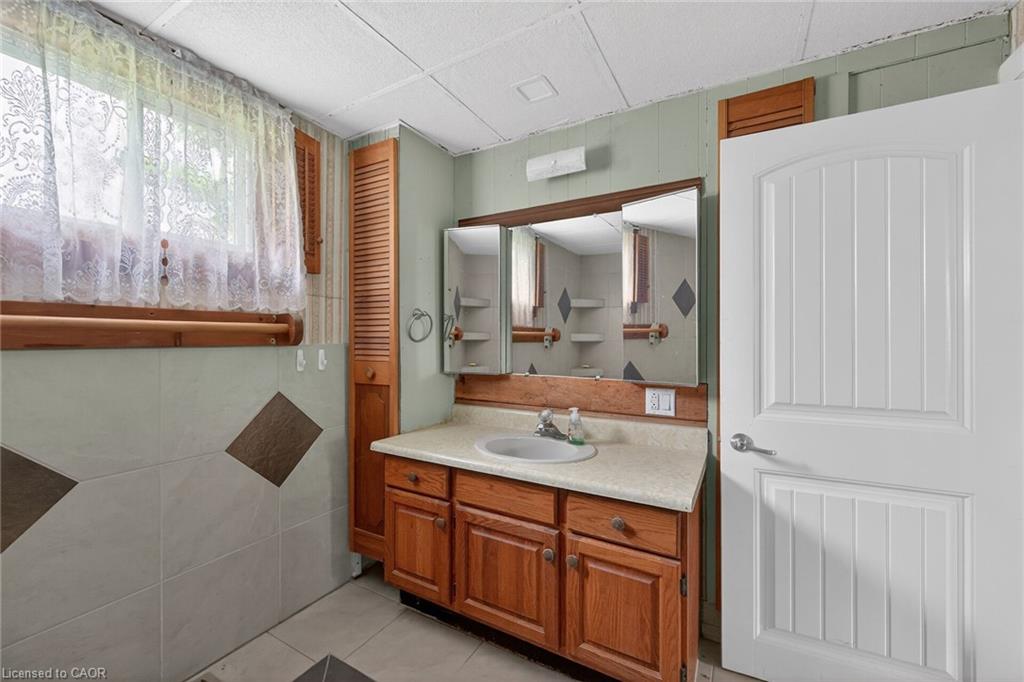 313 John Street Property Photo 25