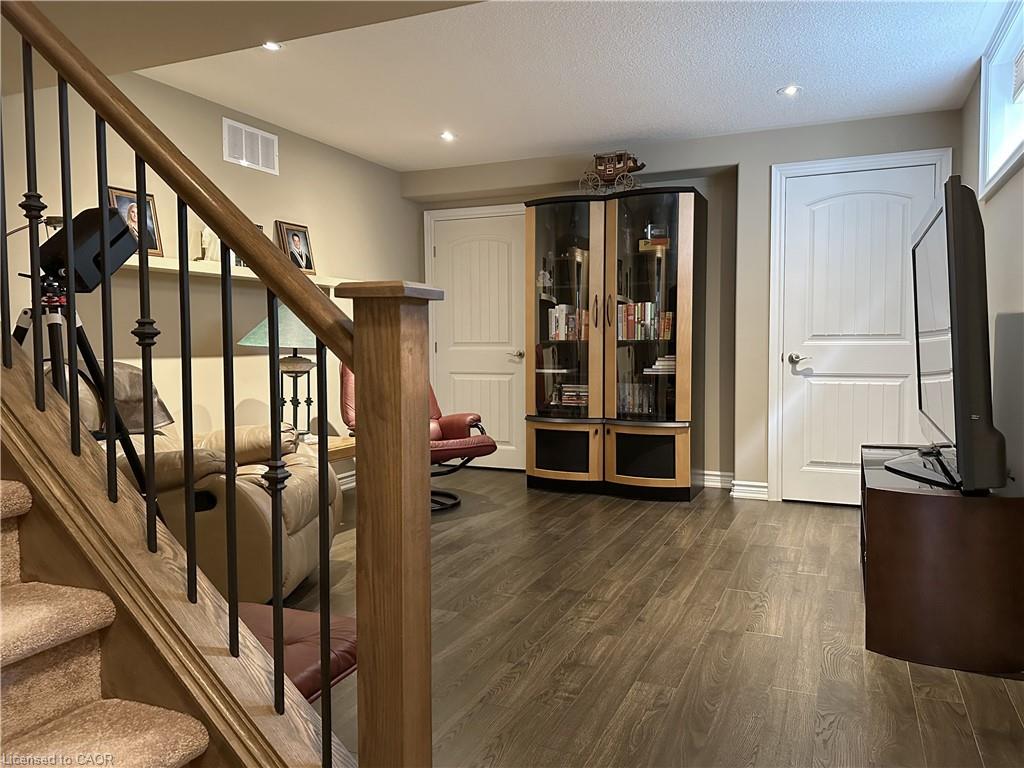 99 Angler Avenue Property Photo 32
