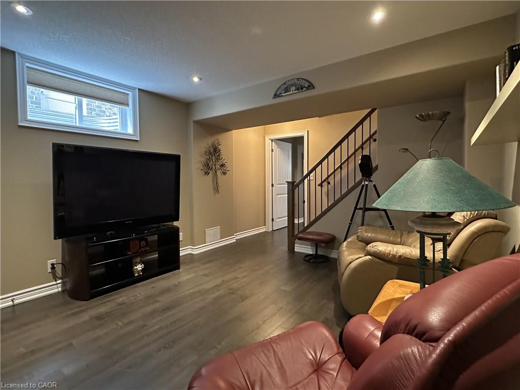 99 Angler Avenue Property Photo 34