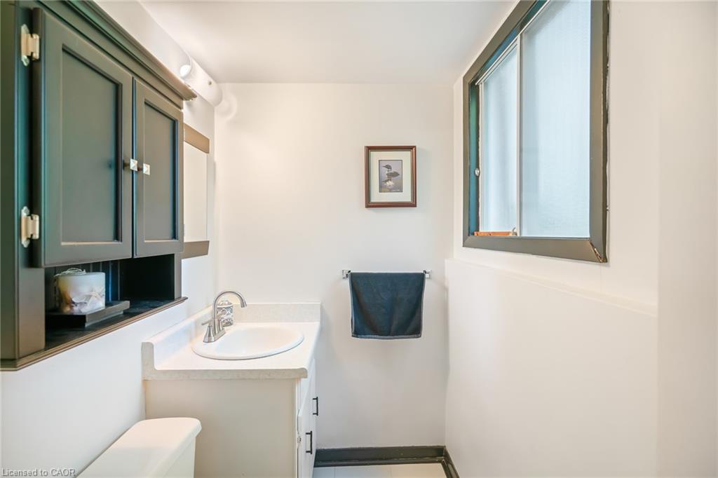 225 Anne Street Property Photo 27