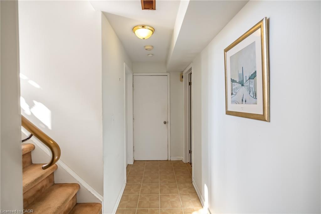 225 Anne Street Property Photo 28