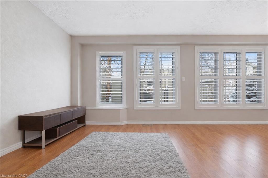 582 Lakeview Avenue Property Photo 6