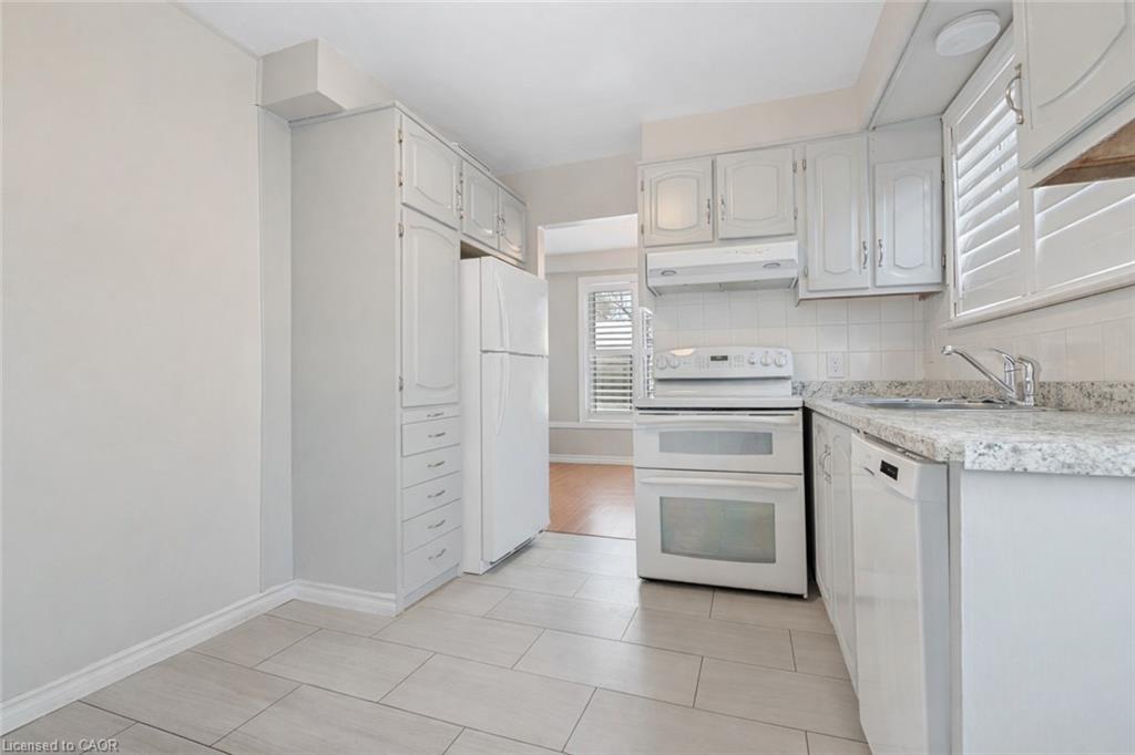 582 Lakeview Avenue Property Photo 8
