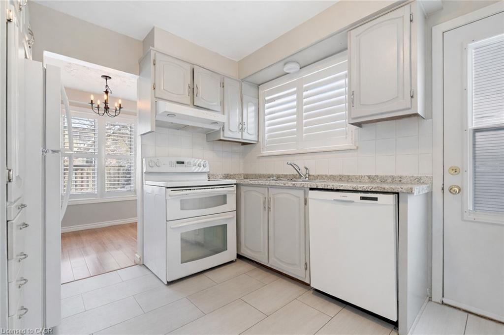 582 Lakeview Avenue Property Photo 9