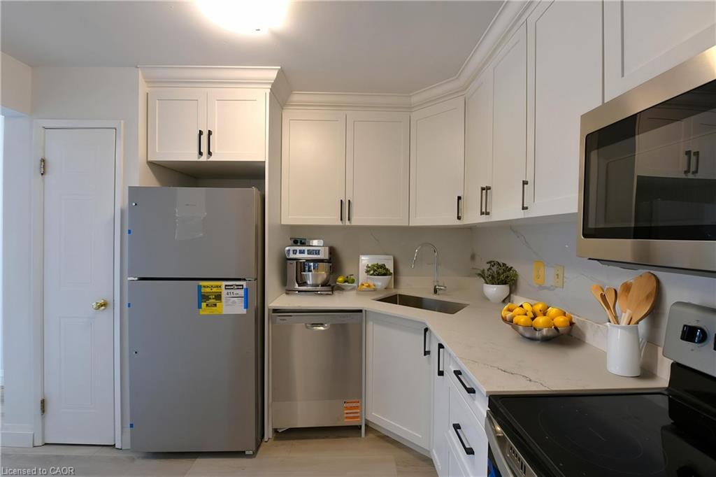 111-1247 Huron Street Property Photo 3