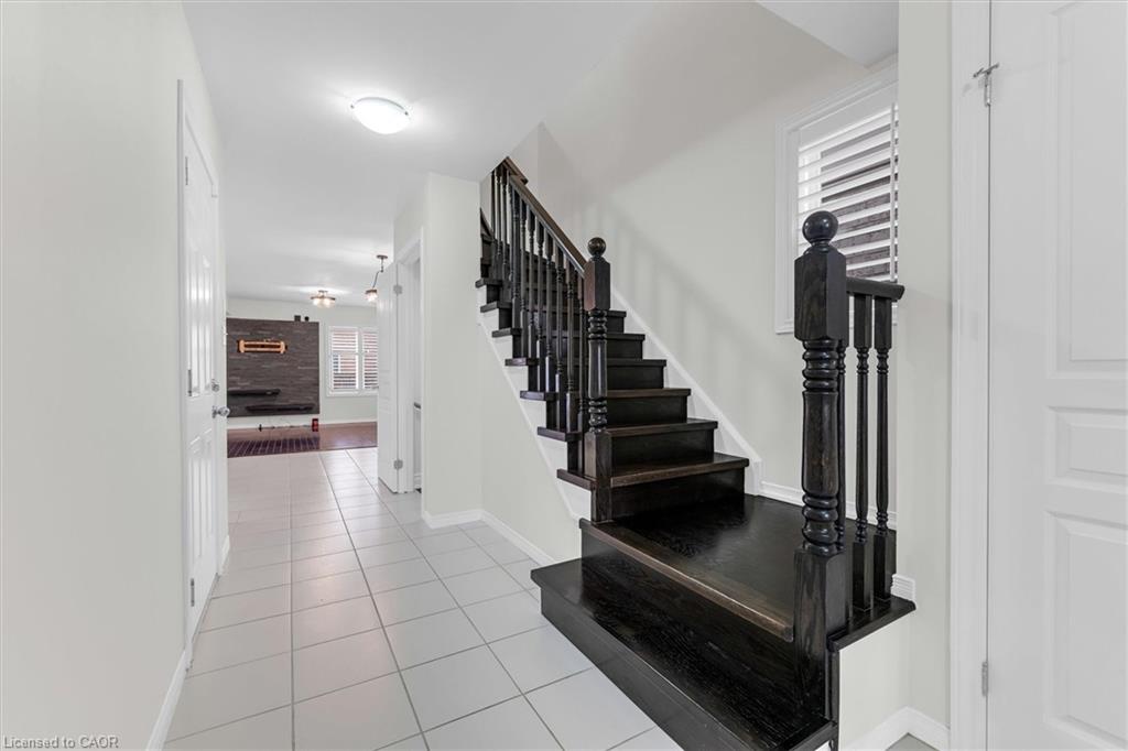 183 Penny Lane Property Photo 3