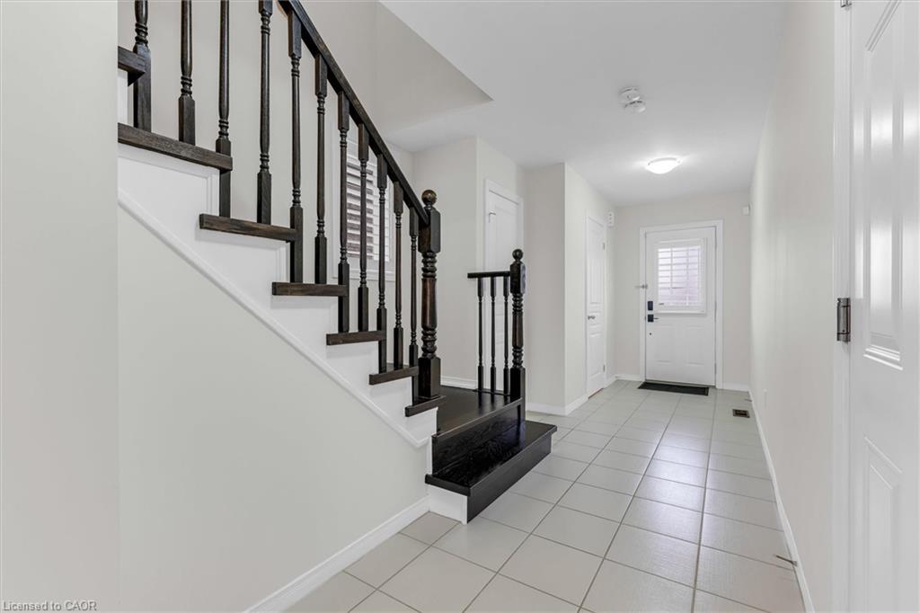 183 Penny Lane Property Photo 4