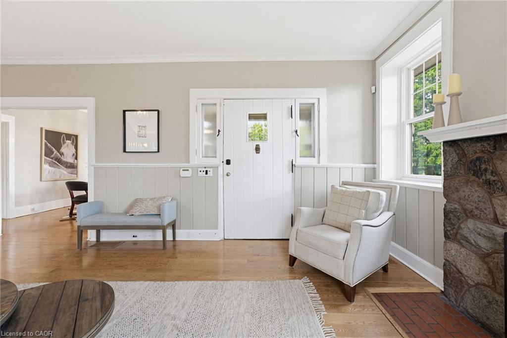 3083 Lakeshore Road Property Photo 5