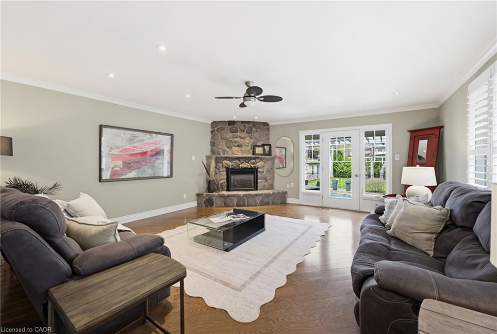 3083 Lakeshore Road Property Photo 13
