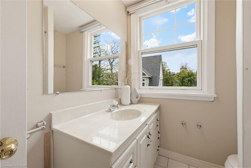 3083 Lakeshore Road Property Photo 22