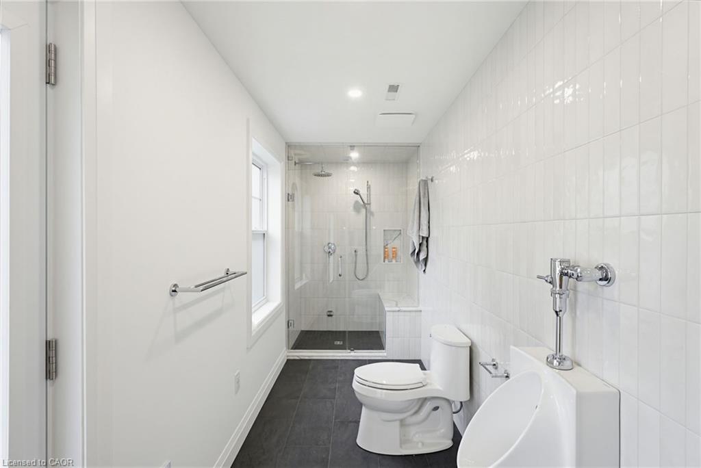 3083 Lakeshore Road Property Photo 42